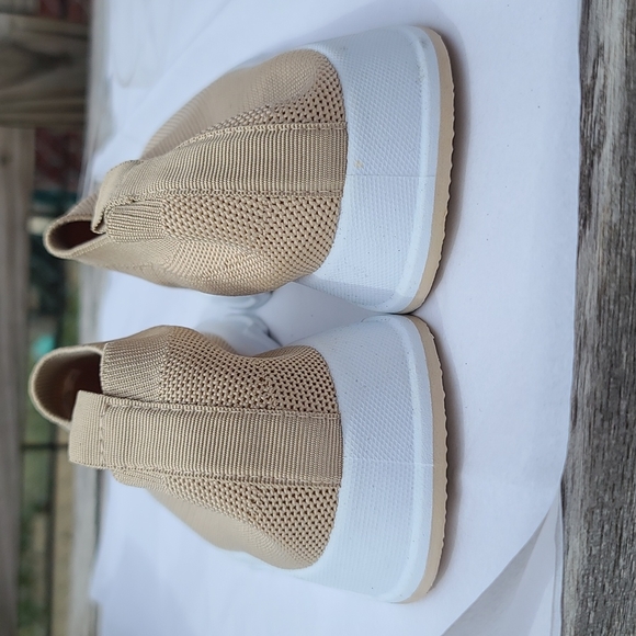 Tommy Bahama ladies pull on memory foam fabric shoes - Picture 7 of 7